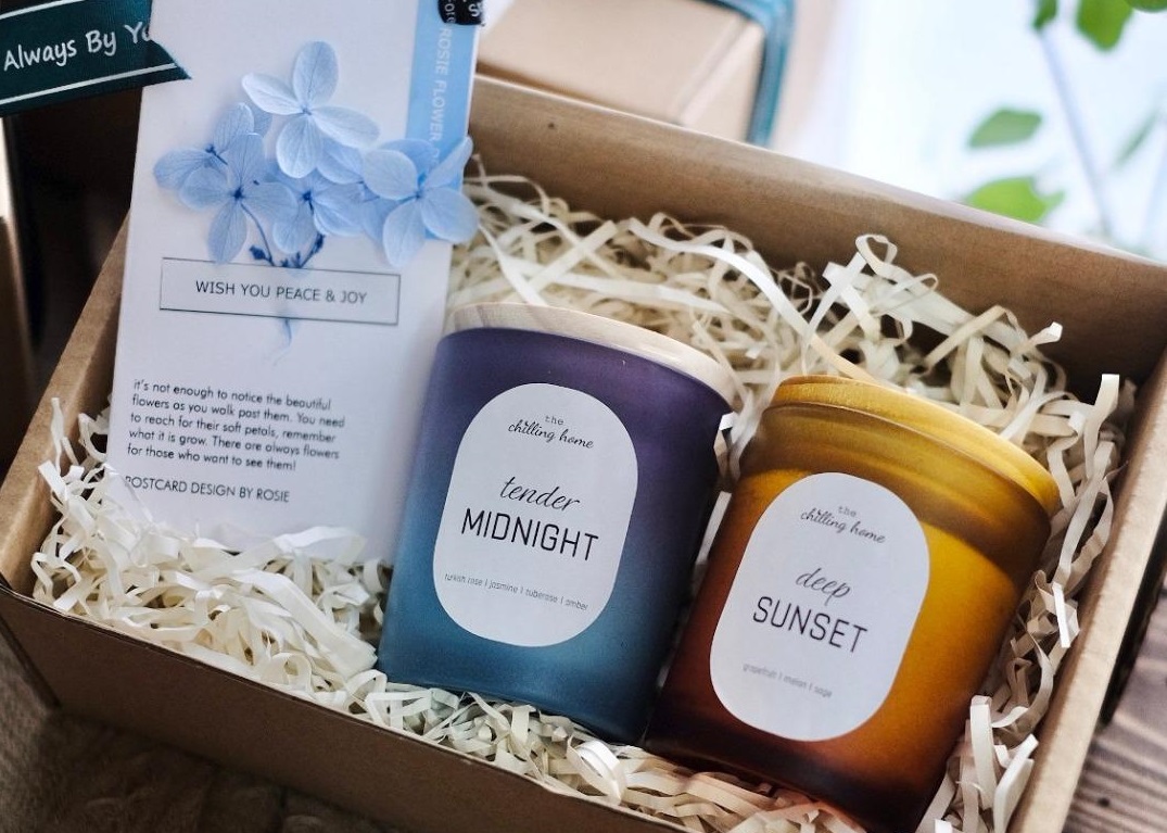 Nến thơm có ánh sáng và mùi hương thơm dịu nhẹ giúp các bạn nữ thư giãn tinh thần Nến thơm có ánh sáng và mùi hương thơm dịu nhẹ giúp các bạn nữ thư giãn tinh thần